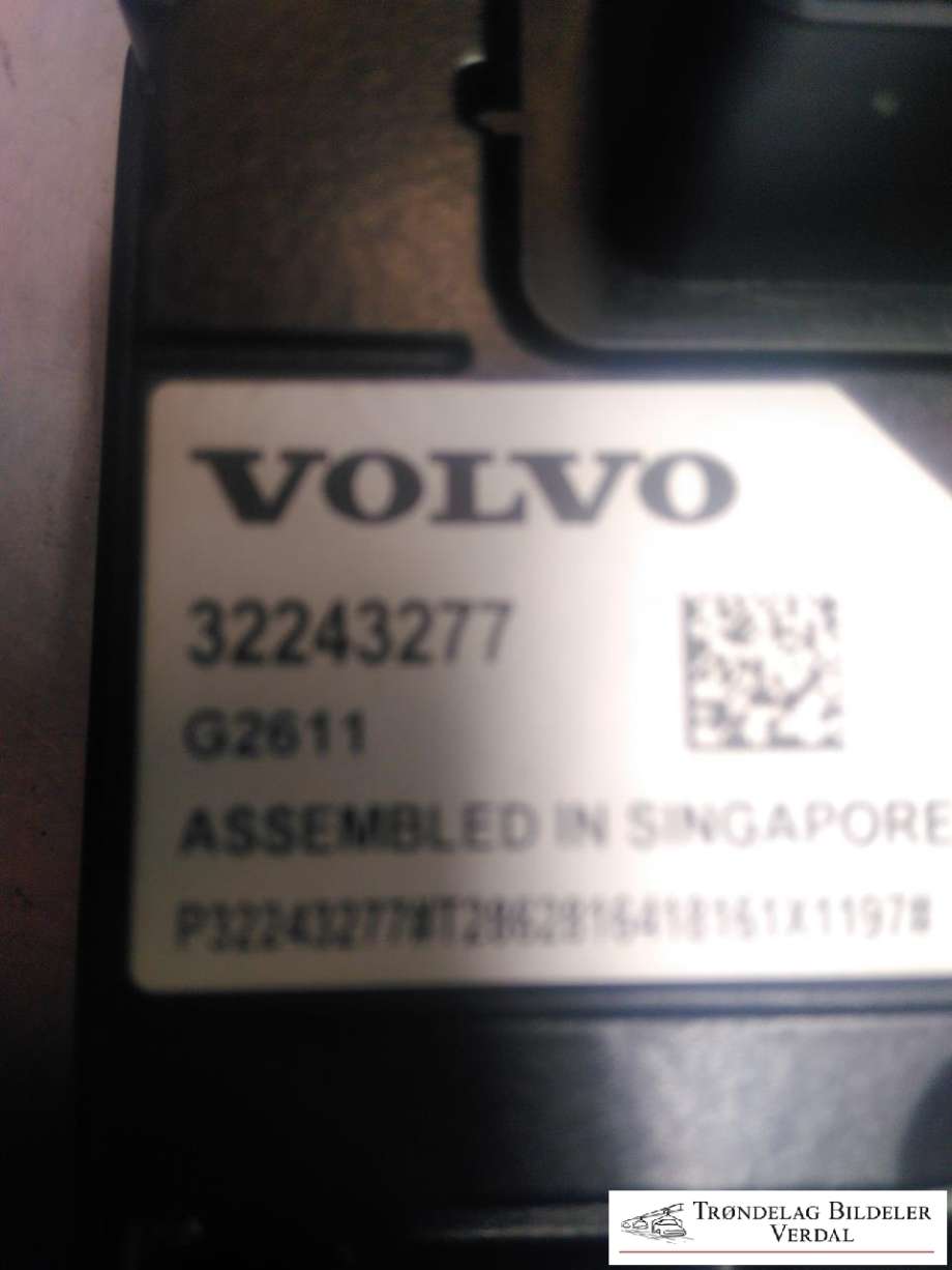 Parkeringskamera foran til Volvo V60 / V60 CC 2018-->> (Type II)  (32243277|)