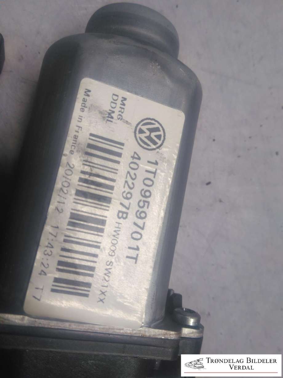 Ruteheis, kun motor, venstre foran til VW Caddy 2010-2015 (Type III, Fase 2)  (1T0959701T|)
