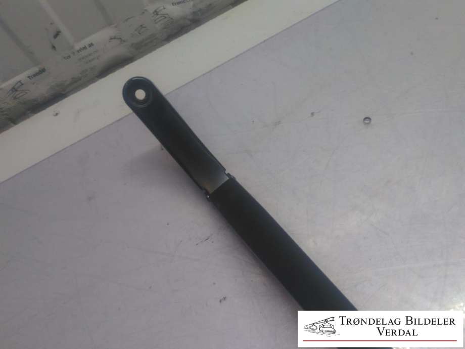 Viskerarm frontrute høyre til VW Caddy 2020-->> (Type IV)  (2K8955410|)