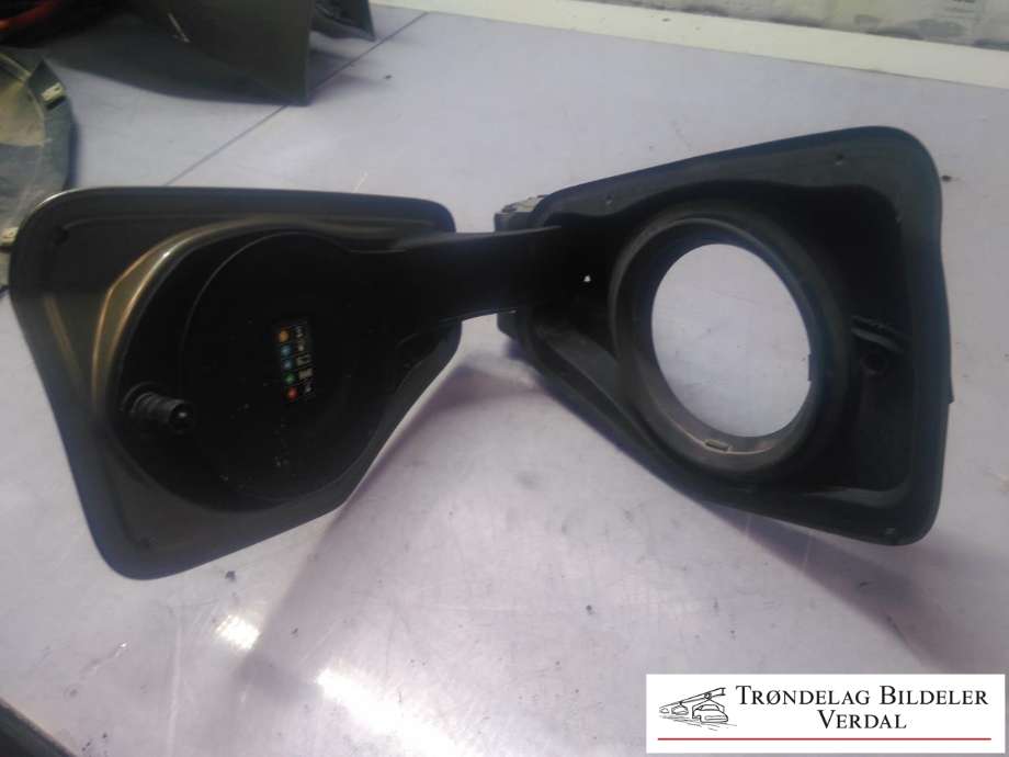 Batterilader inntak/luke til BMW 2-Serie 2014-2021 (F22/F23) (F22/F23) (735086414290410|)