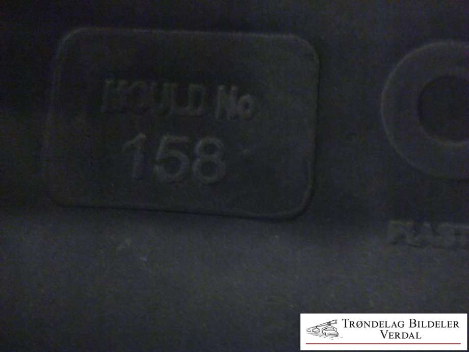 AdBlue tank til Isuzu D-Max 2021-->> (Type III)  (0444040048|8983842690|)