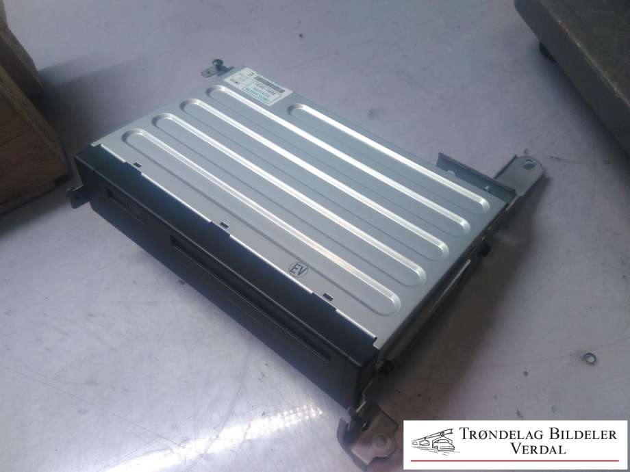Bilstereo navigasjon til Toyota Land Cruiser 120, 2002-2009  (8684150101)