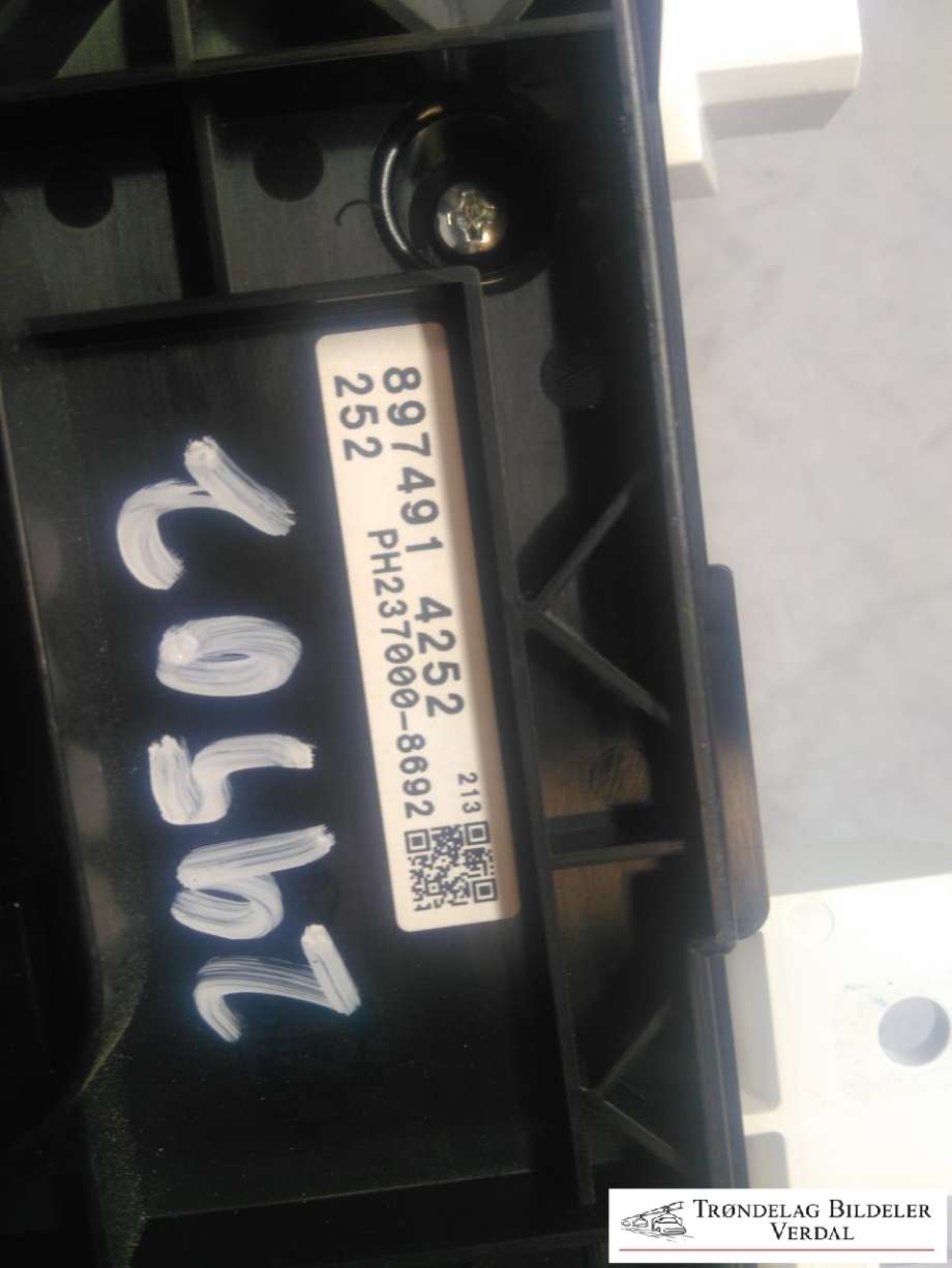 Varmeapparat betjening til Isuzu D-Max 2021-->> (Type III)  (8974914252|)