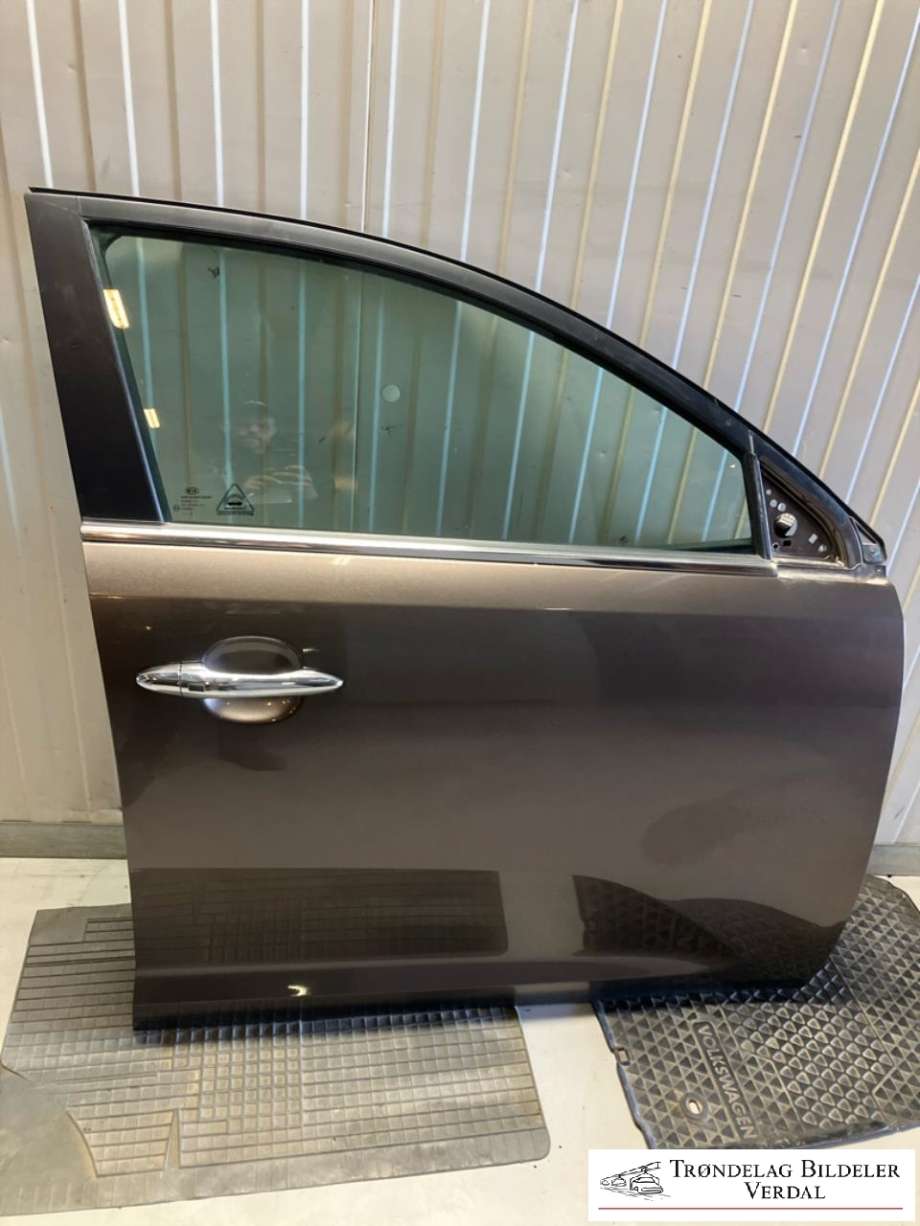 Dør høyre foran til Kia Sportage, 2010-2016 (Type III)