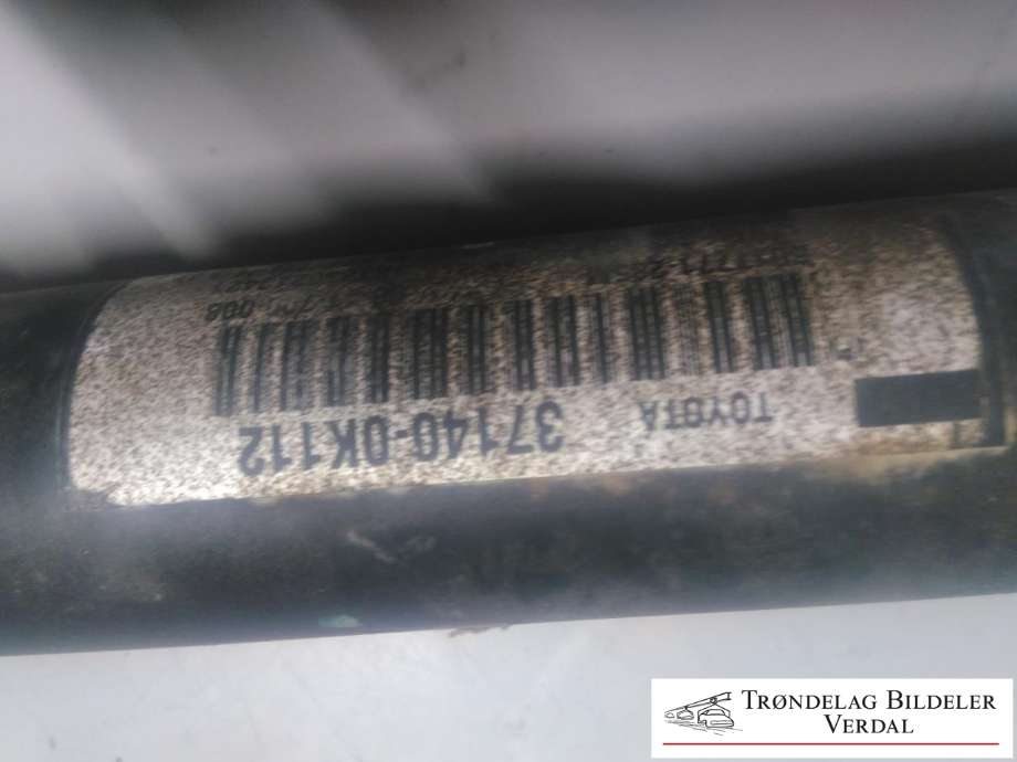 Mellomaksel fremre til Toyota Hilux 2016-2020  (371400K112|)