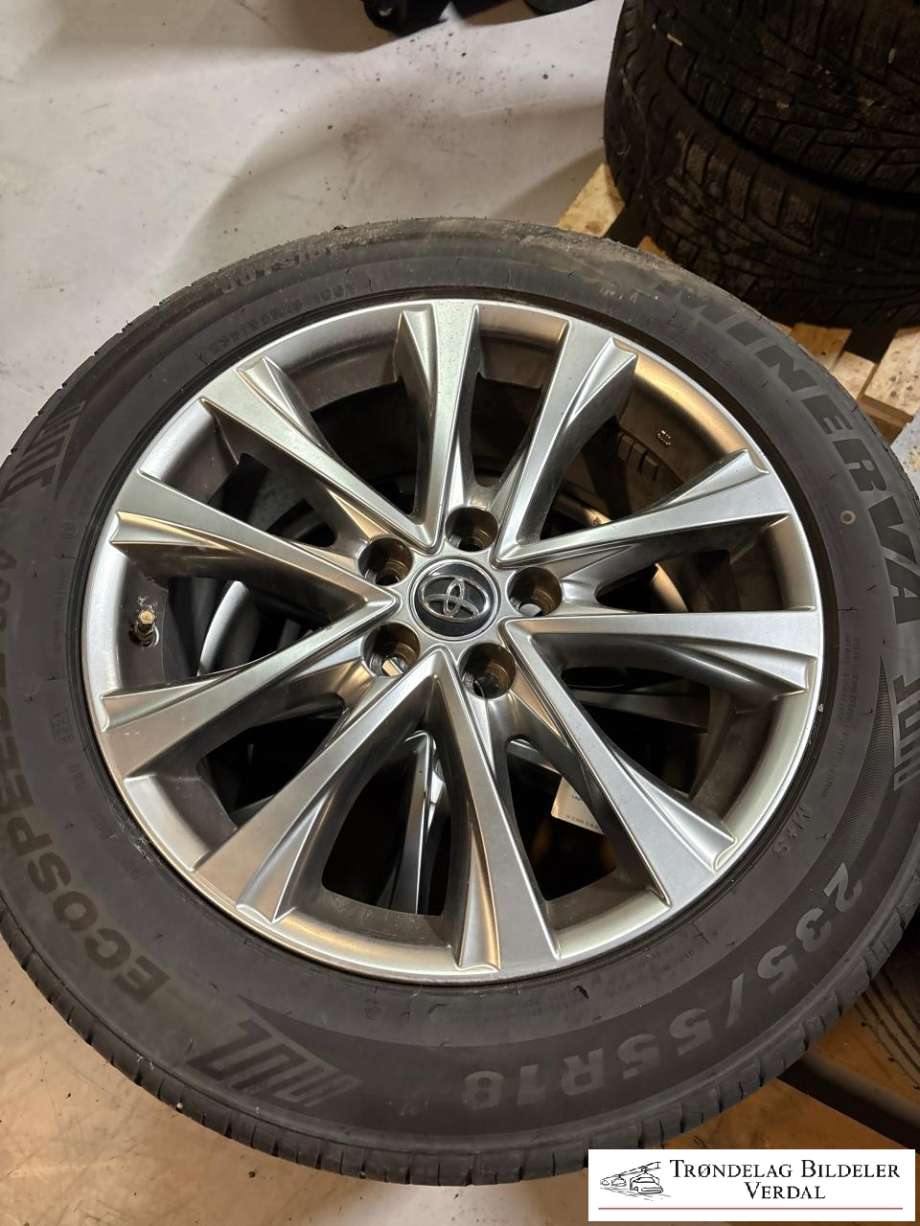 Hjulsett aluminium sommer til Toyota RAV4 2016-2019 (Type IV, Fase 2) (MINERVA|235/55R18|DOT 4721|DYBDE: 6|5 MM)