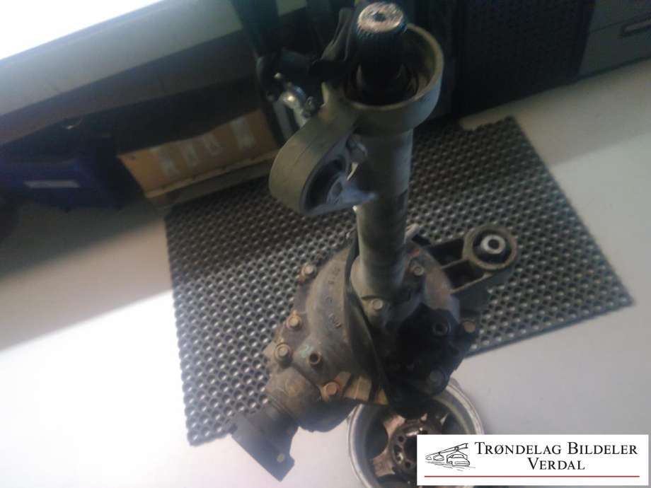 Kardang klokke foran til Isuzu D-Max 2012-2017 (Type II, Fase 1)  (JB3G3B079KC|)