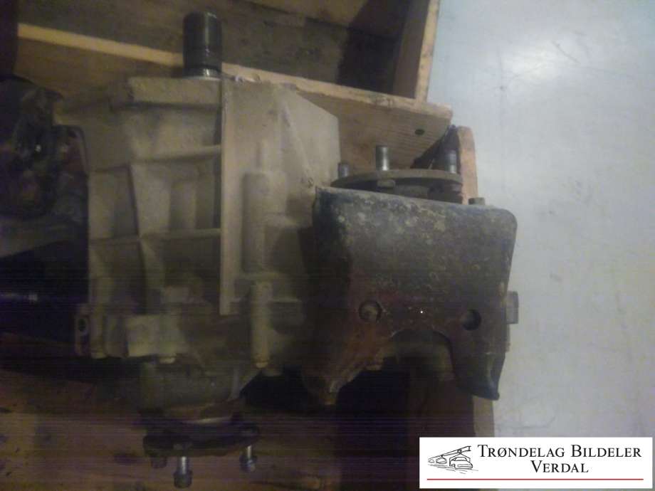 Gearbox 4WD Distribution Box til Toyota Hilux 2006-2011  (|P/N)