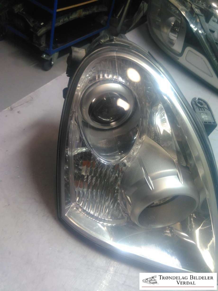 Frontlykt høyre halogen til SsangYong Rexton, 2007-2013 (Y250) (Y250)