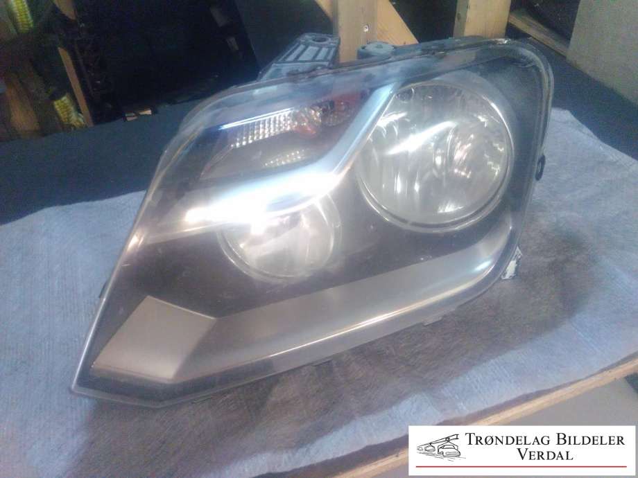 Frontlykt venstre halogen til VW Amarok 2010-2016 (Type I, Fase 1) (2H1941015M|)