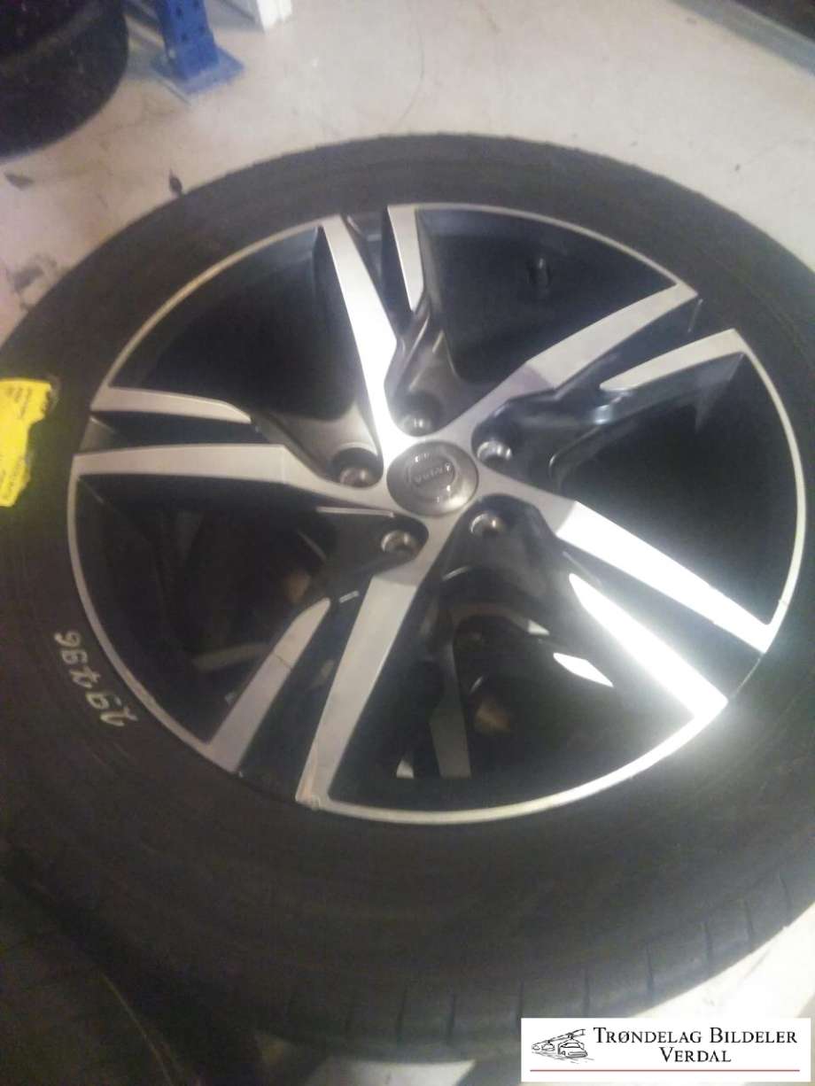Hjulsett aluminium sommer til Volvo XC40 2018-2024 (NOKIAN HAKKA BLUE|235/55R18|DOT: 0324|DYBDE: 7|5MM)