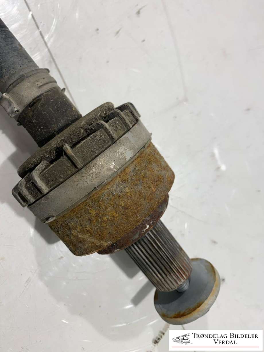 Drivaksel høyre bak, diesel/automat til Volvo XC40 2018-2024  (31460282|)