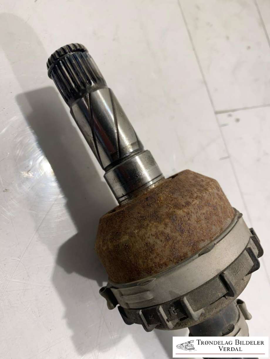 Drivaksel venstre bak, diesel/automat til Volvo XC40 2018-2024  (31460281|)