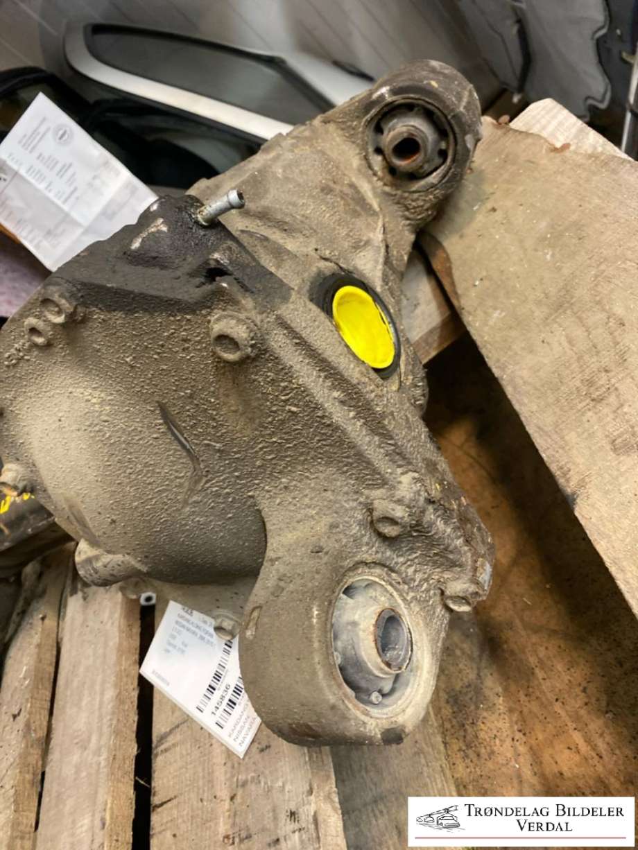 Kardang klokke foran til Nissan Navara 2005-2010 (Fase 1) (D40) (D40) (|P/N)