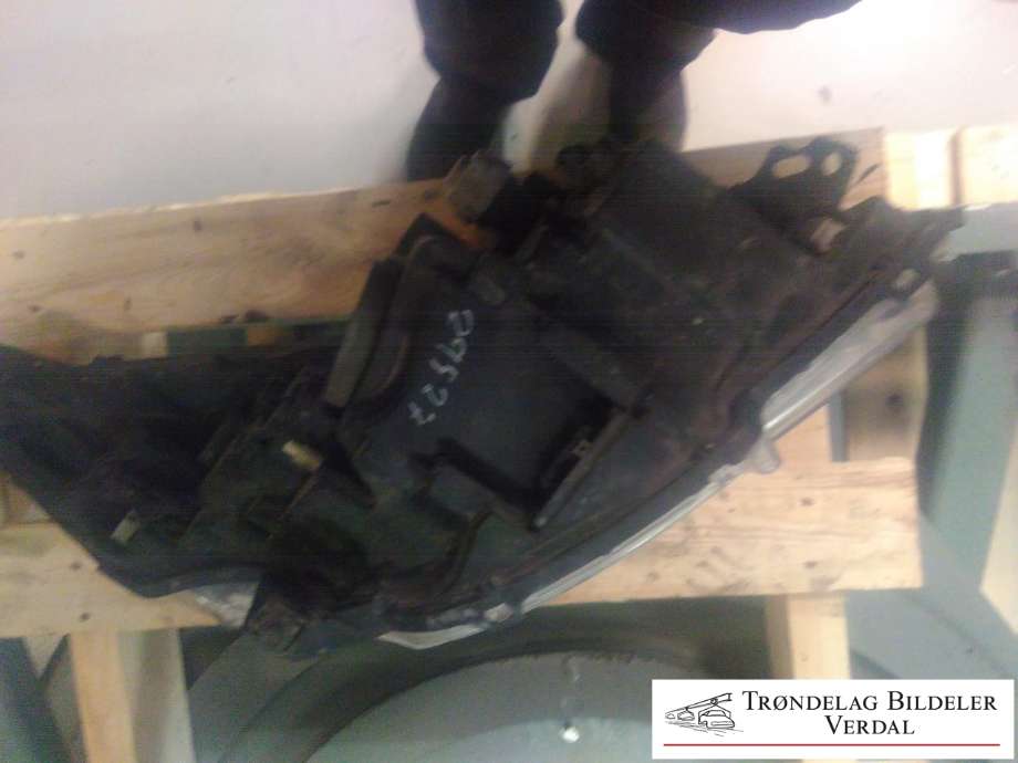 Frontlykt venstre xenon til Peugeot 508 2011-2014 (Type I, Fase 1) (9676591580|)