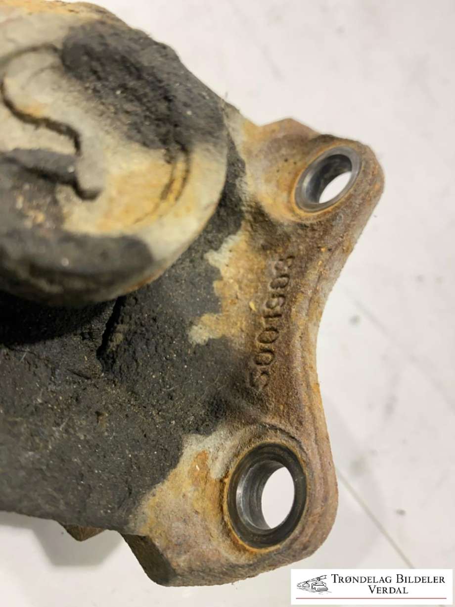 Mellomaksel fremre til Toyota Hilux 2012-2016  (371400K131|)