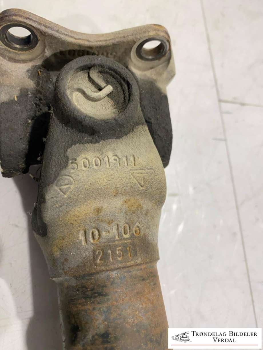 Mellomaksel fremre til Toyota Hilux 2012-2016  (371400K131|)