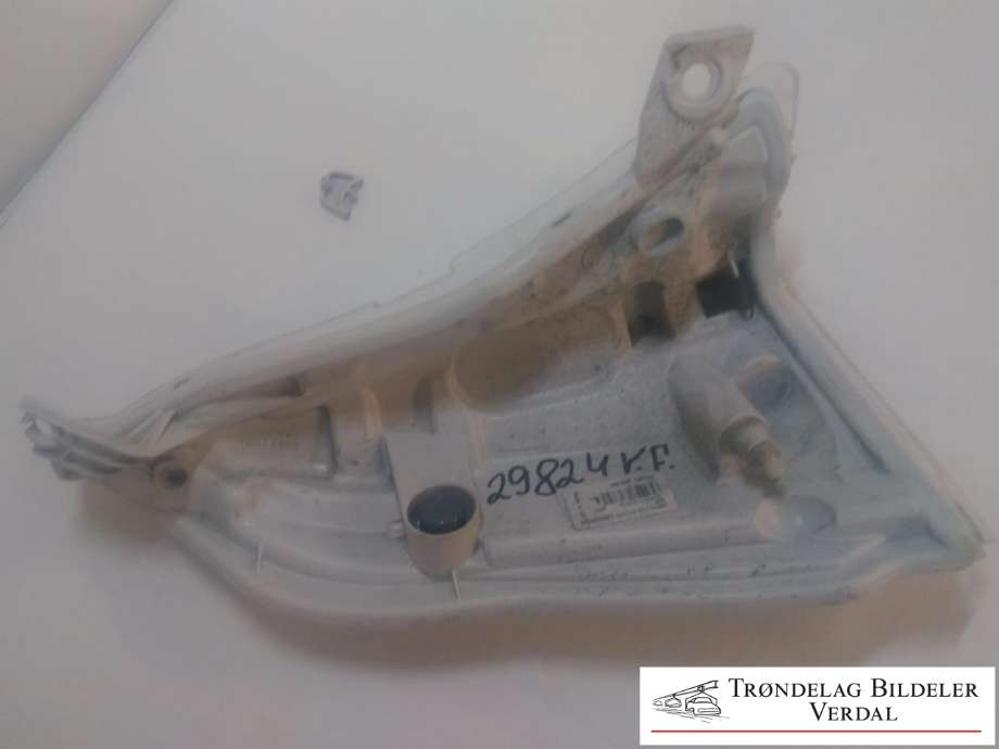 Frontlykt venstre halogen til Nissan Leaf 2011-2017 (Type I)  (261853NL0A|)