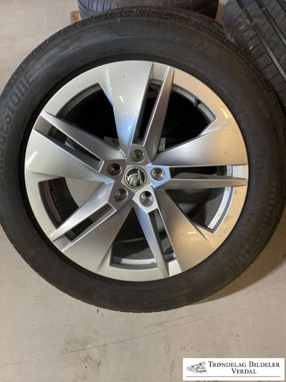 Hjulsett aluminium sommer til Škoda Enyaq, 2021-->>  (BRIDGESTONE|235/55R19)