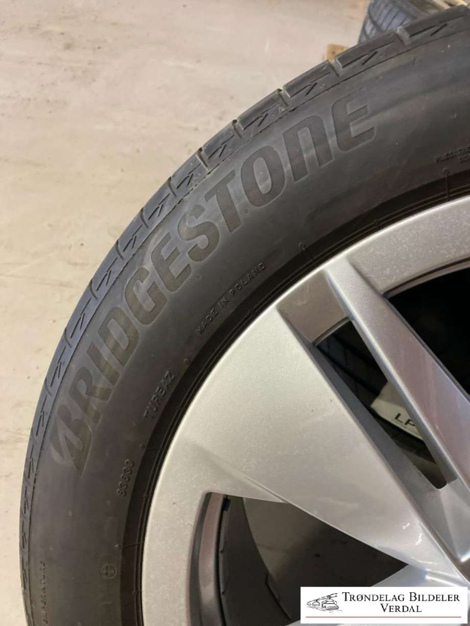 Hjulsett aluminium sommer til Škoda Enyaq 2021-->> (BRIDGESTONE|235/55R19|DOT: 2124|DYBDE: 7 MM)