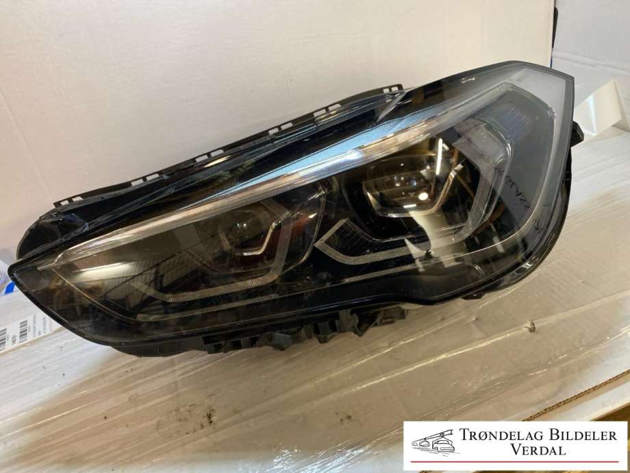 Frontlykt venstre xenon til BMW X1, 2015-2022 (F48) (F48) (3 11 9 477 811)