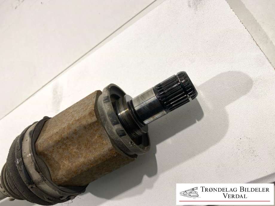 Drivaksel venstre foran, diesel/automat til BMW X3 2010-2017 (F25) (F25) (7598027|)