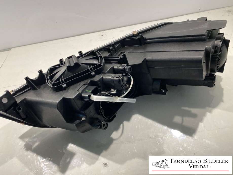 Frontlykt venstre halogen til Mazda 6 2002-2008 (Type I)  (200330152|)