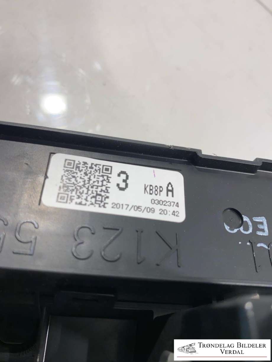 Bryter setevarme til Mazda CX-5 2017-->> (Type II) (KB8PA0302374|)