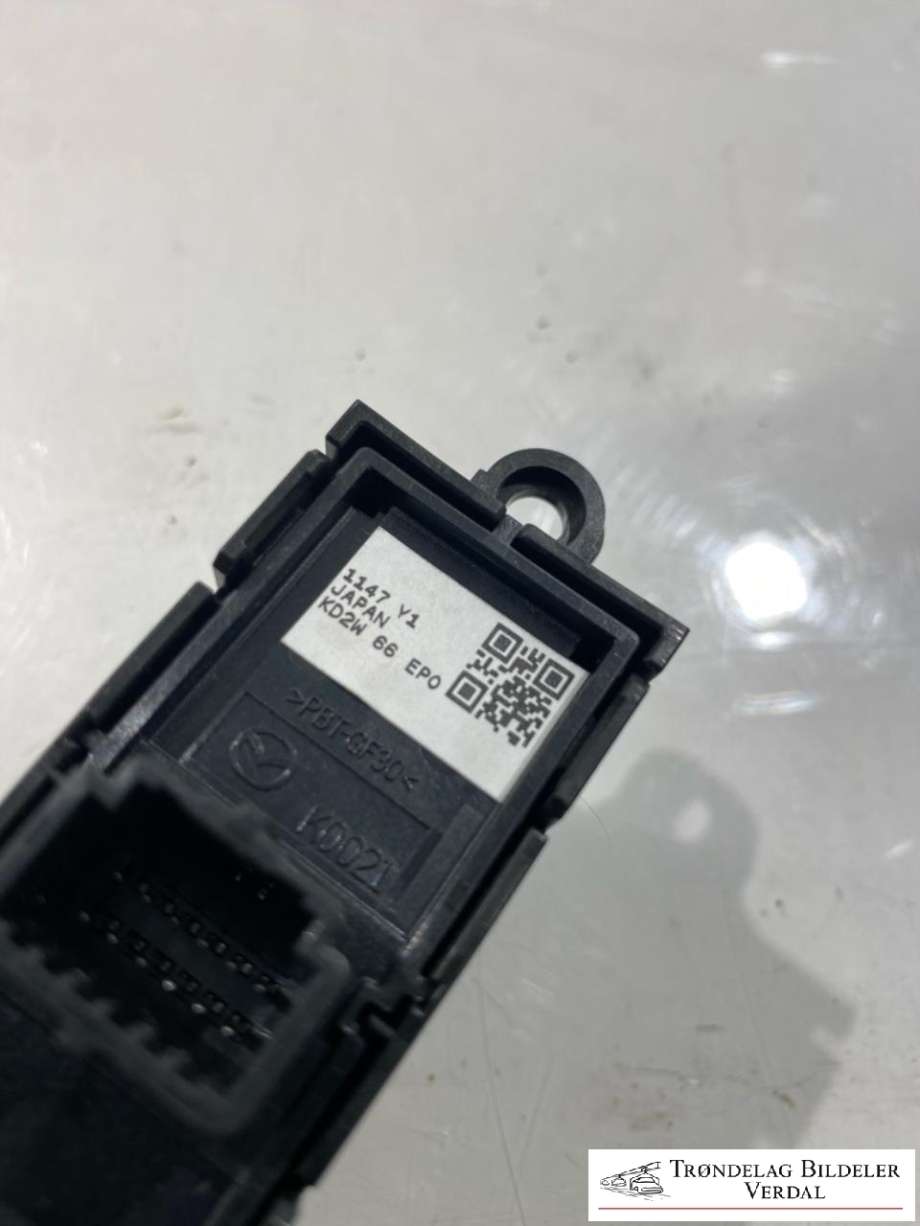 Bryter elektrisk håndbrekk/parkbrems til Mazda CX-5 2017-->> (Type II)  (KD2W66EPO|)