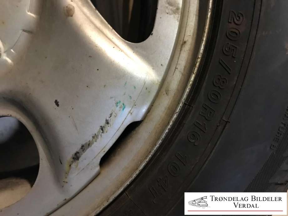 Hjulsett stål sommer til Toyota Hilux 2002-2005  (YOKOHAMA GEOLANDAR|205/80R16|DOT: 4720|DYBDE  7MM)
