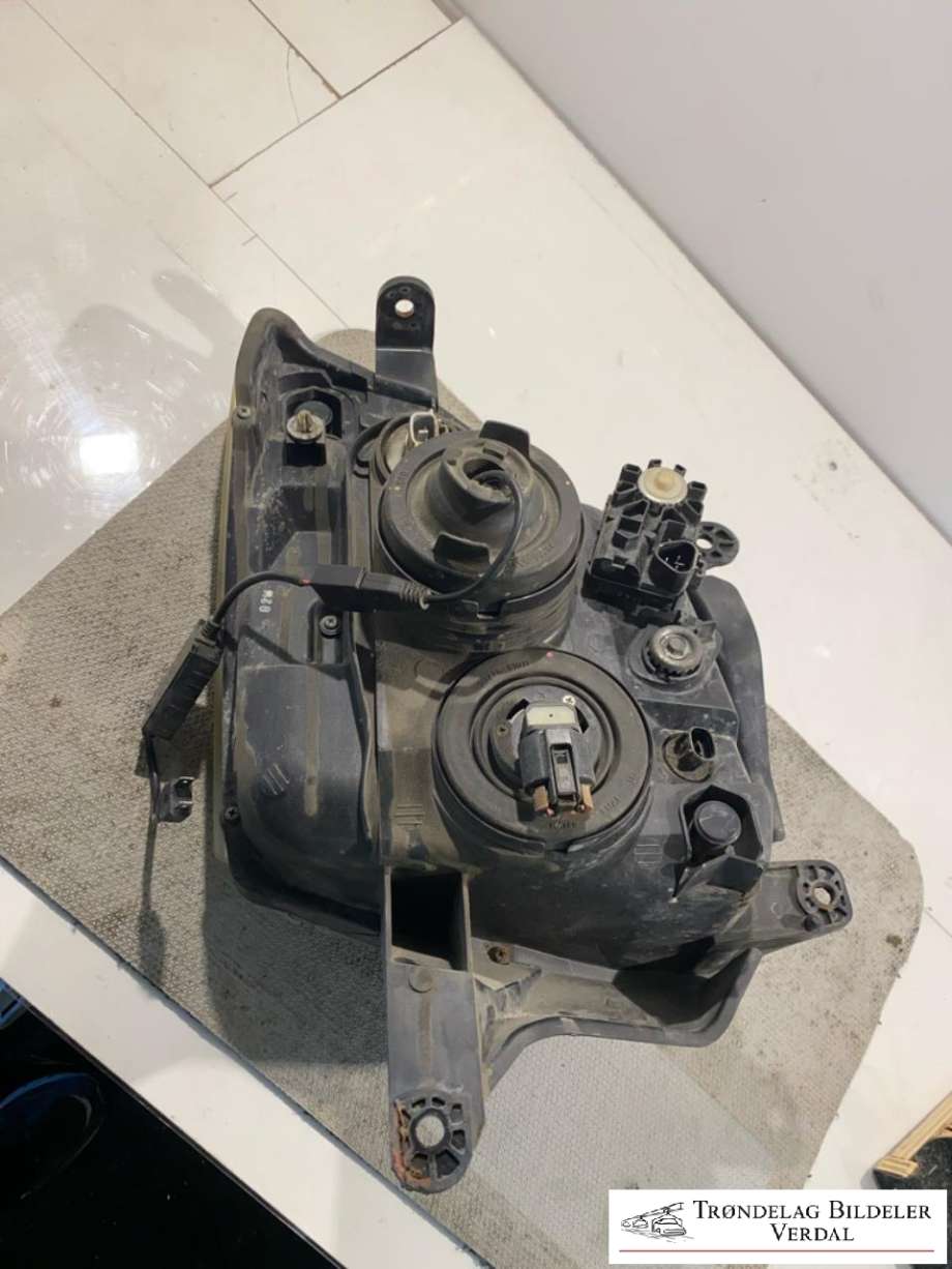 Frontlykt venstre halogen til Isuzu D-Max 2007-2012 (Type I)  (|P/N)