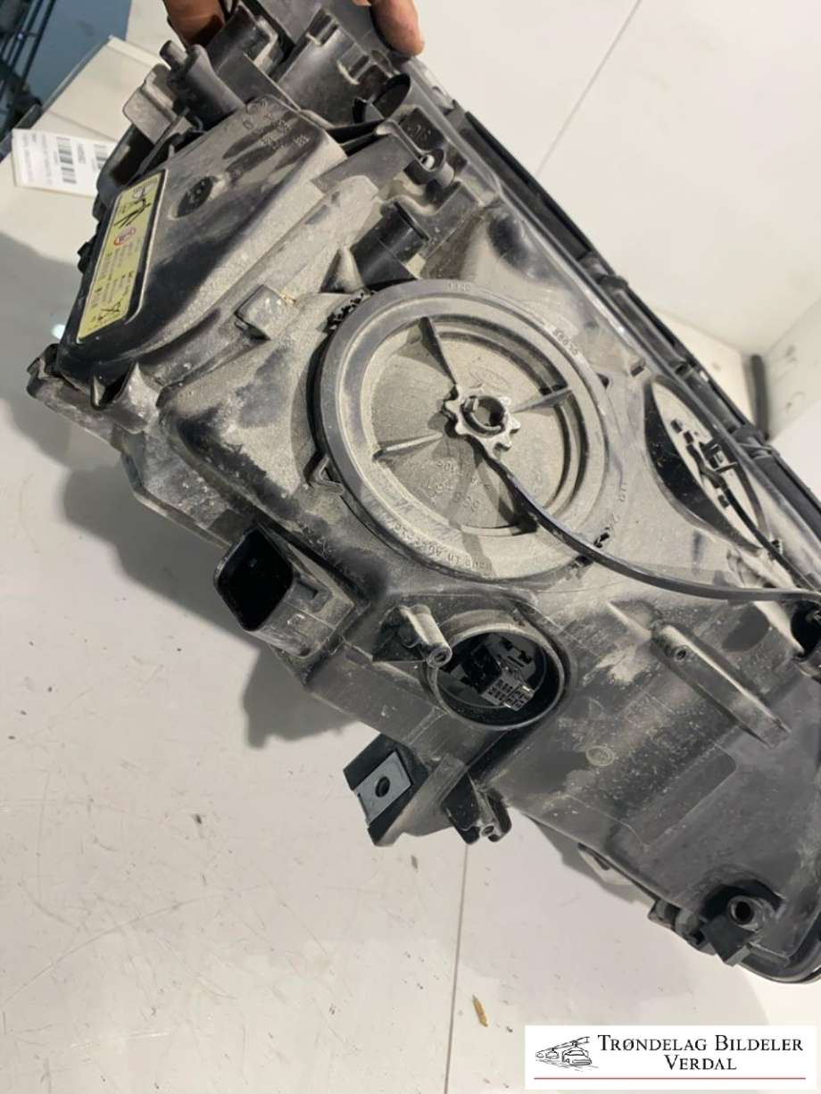 Frontlykt venstre xenon til BMW 7-Serie 2009-2015 (F01/F02/F03/F04) (F01/F02/F03/F04) (63117225229|)