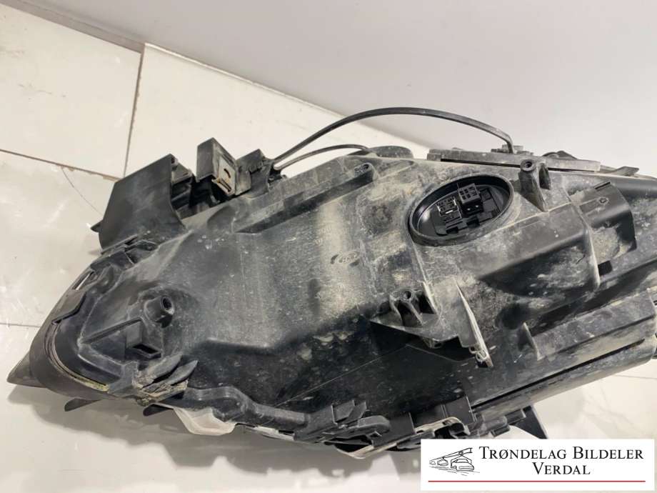 Frontlykt høyre xenon til BMW 7-Serie 2009-2015 (F01/F02/F03/F04) (F01/F02/F03/F04) (7182138|)
