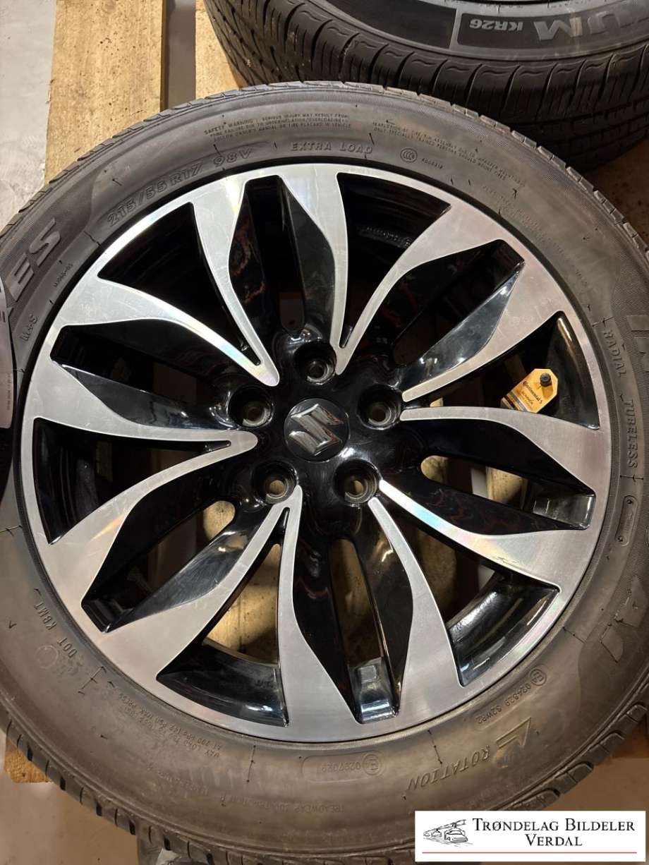 Hjulsett aluminium sommer til Suzuki Vitara 2015-->> (Type IV) (ANTANRES/ ZETUM|215/55R17|DOT: 4420 OG 4715|DYBDE: 7|5MM OG 6MM)