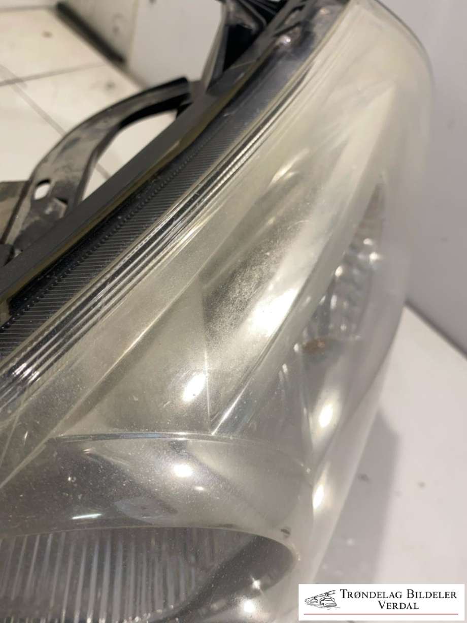 Frontlykt venstre halogen til Peugeot Expert 2007-2016 (Type II) (89901161|)