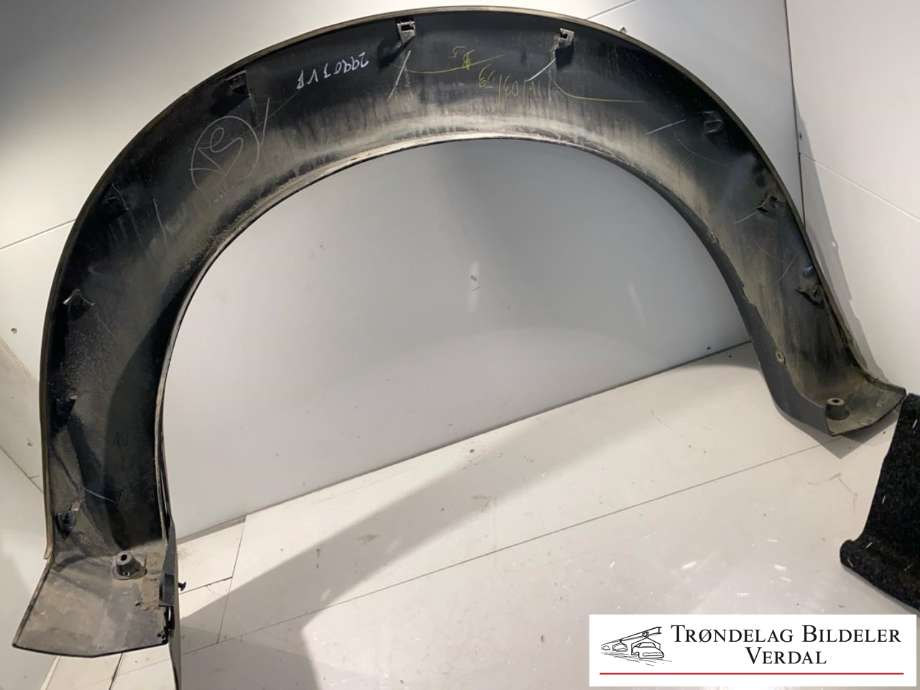Hjulbuelist venstre bak til Ford Ranger (Europa) 2007-2011 (UR8951W61|)