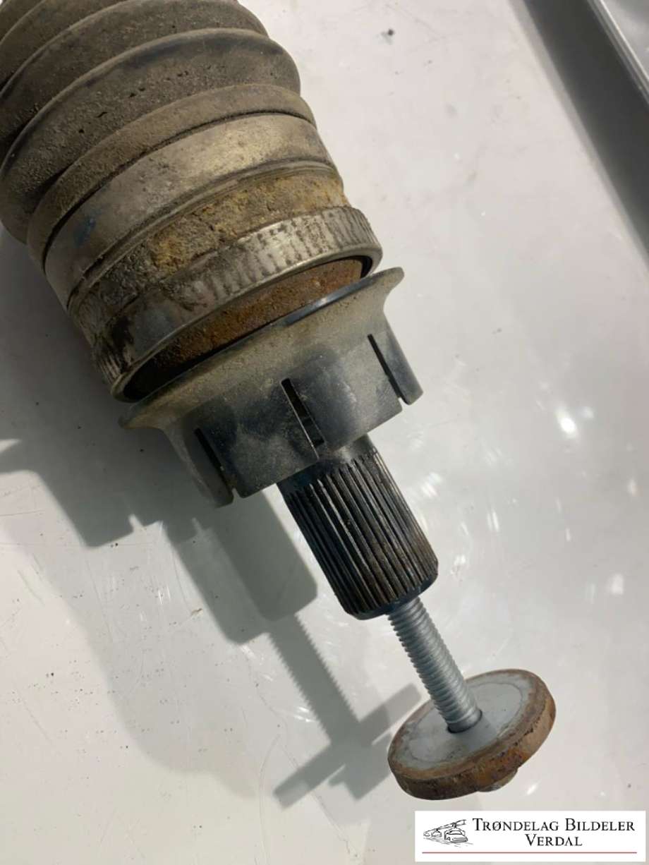 Drivaksel høyre bak, diesel/automat til Volvo XC70 2008-2013 (Type II, Fase 1)  (31325135AC|)