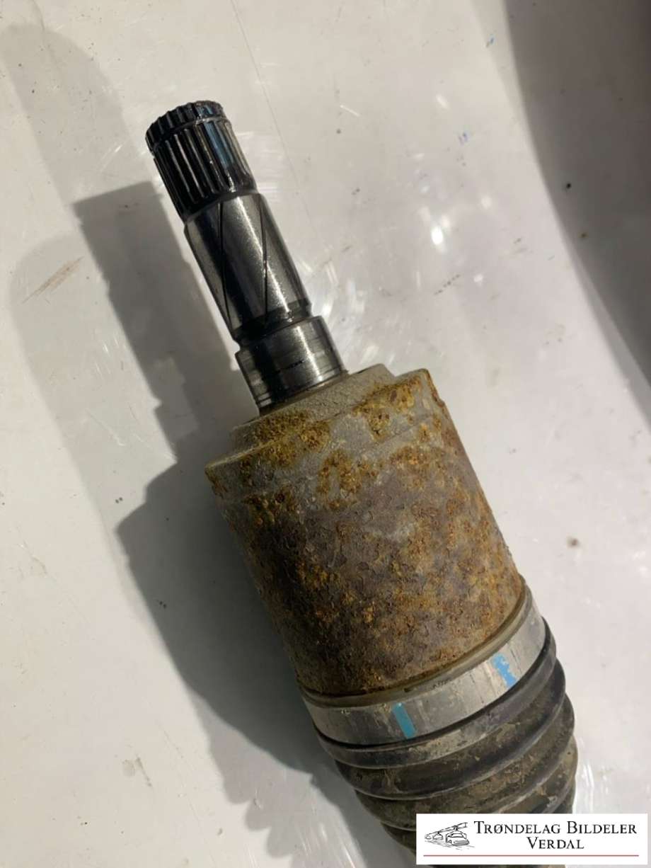 Drivaksel høyre bak, diesel/automat til Volvo XC70 2008-2013 (Type II, Fase 1)  (31325135AC|)