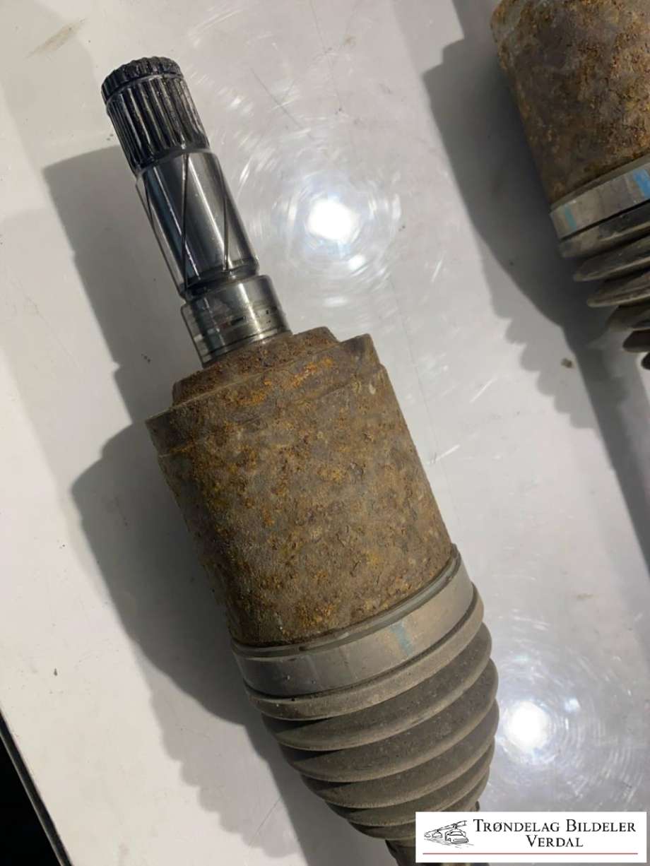 Drivaksel venstre bak, diesel/automat til Volvo XC70 2008-2013 (Type II, Fase 1)  (31325135AC|)