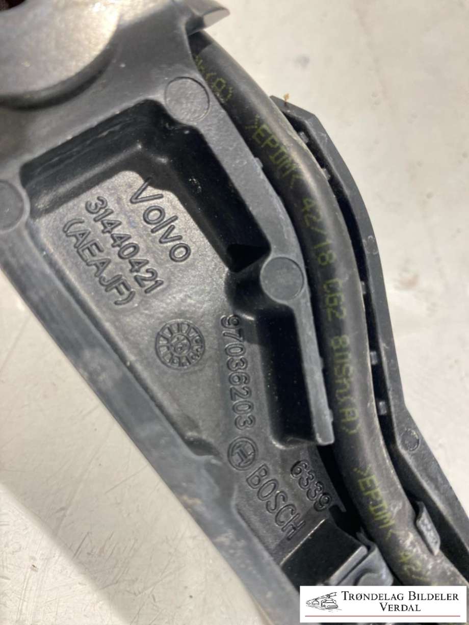 Viskerarm frontrute høyre til Volvo V90 / V90 CC / S90 2016-->>  (31440421|)