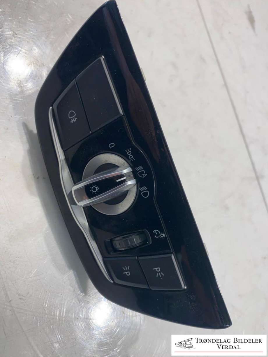 Bryter lys til BMW 5-Serie, 2017-->> (G30/G31) (G30/G31) (9472969)