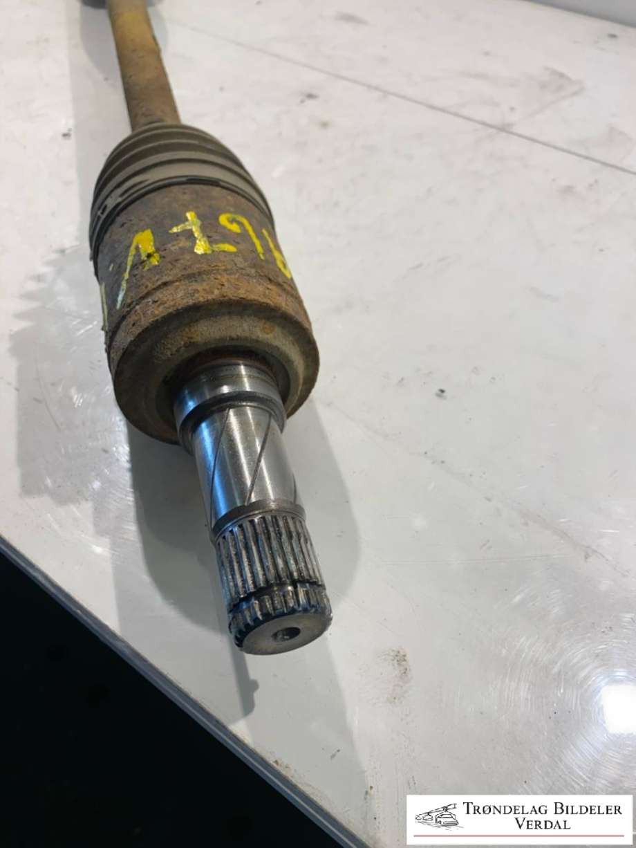 Drivaksel venstre bak, diesel/automat til Volvo XC70 2008-2013 (Type II, Fase 1)  (|P/N)