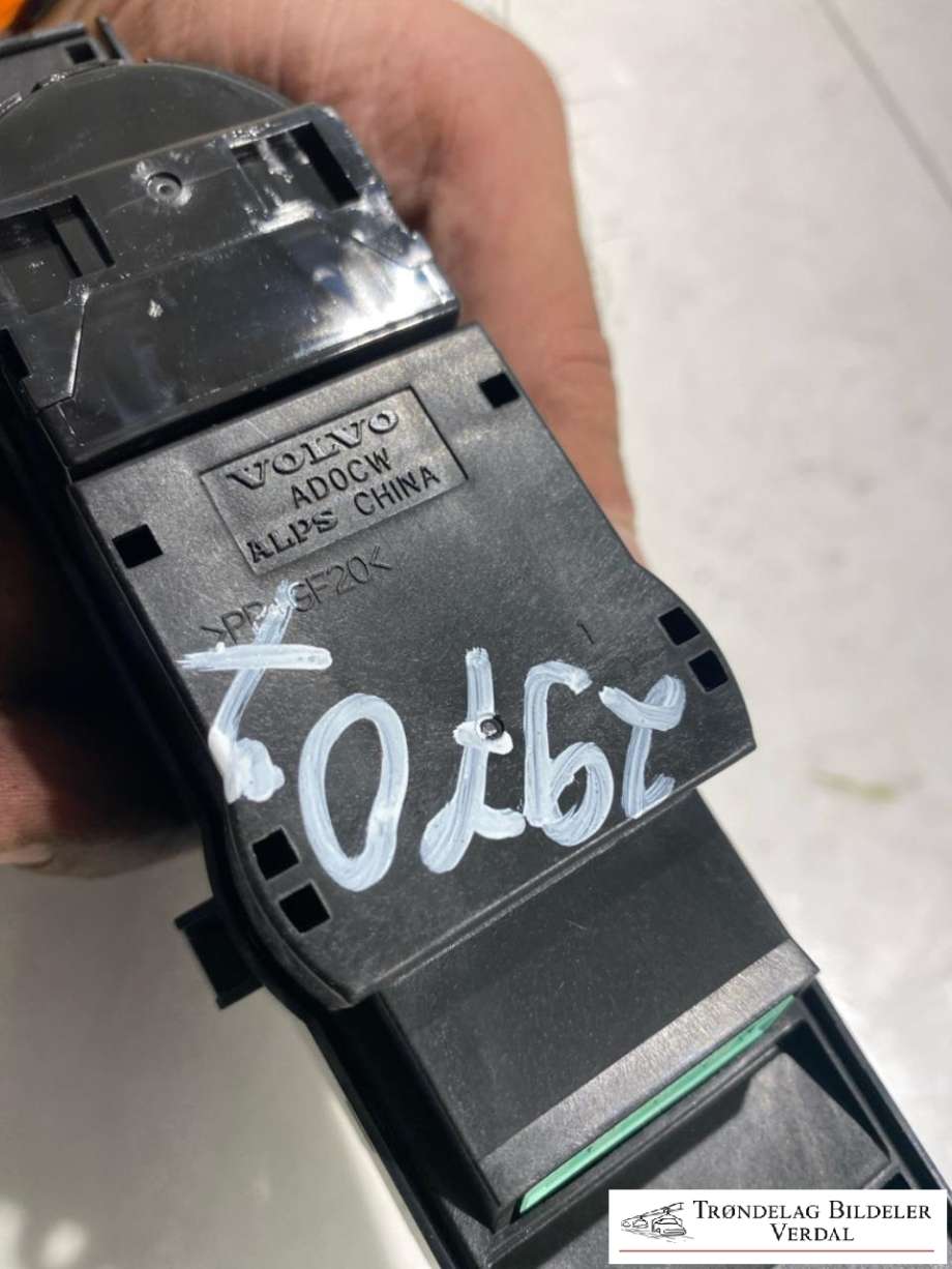 Bilstereo betjeningspanel til Volvo V90 / V90 CC / S90 2016-->>  (31398845|)