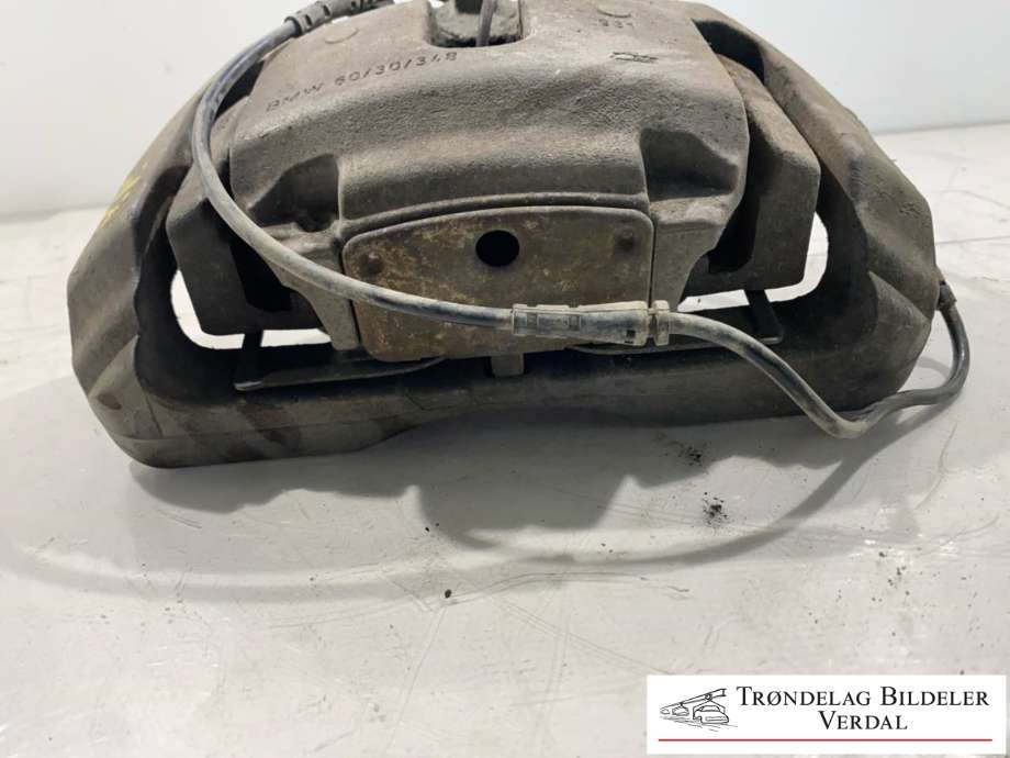 Bremsecaliper venstre foran til BMW 5-Serie 2010-2017 (F10/F11) (F10/F11) (60/30/348|)