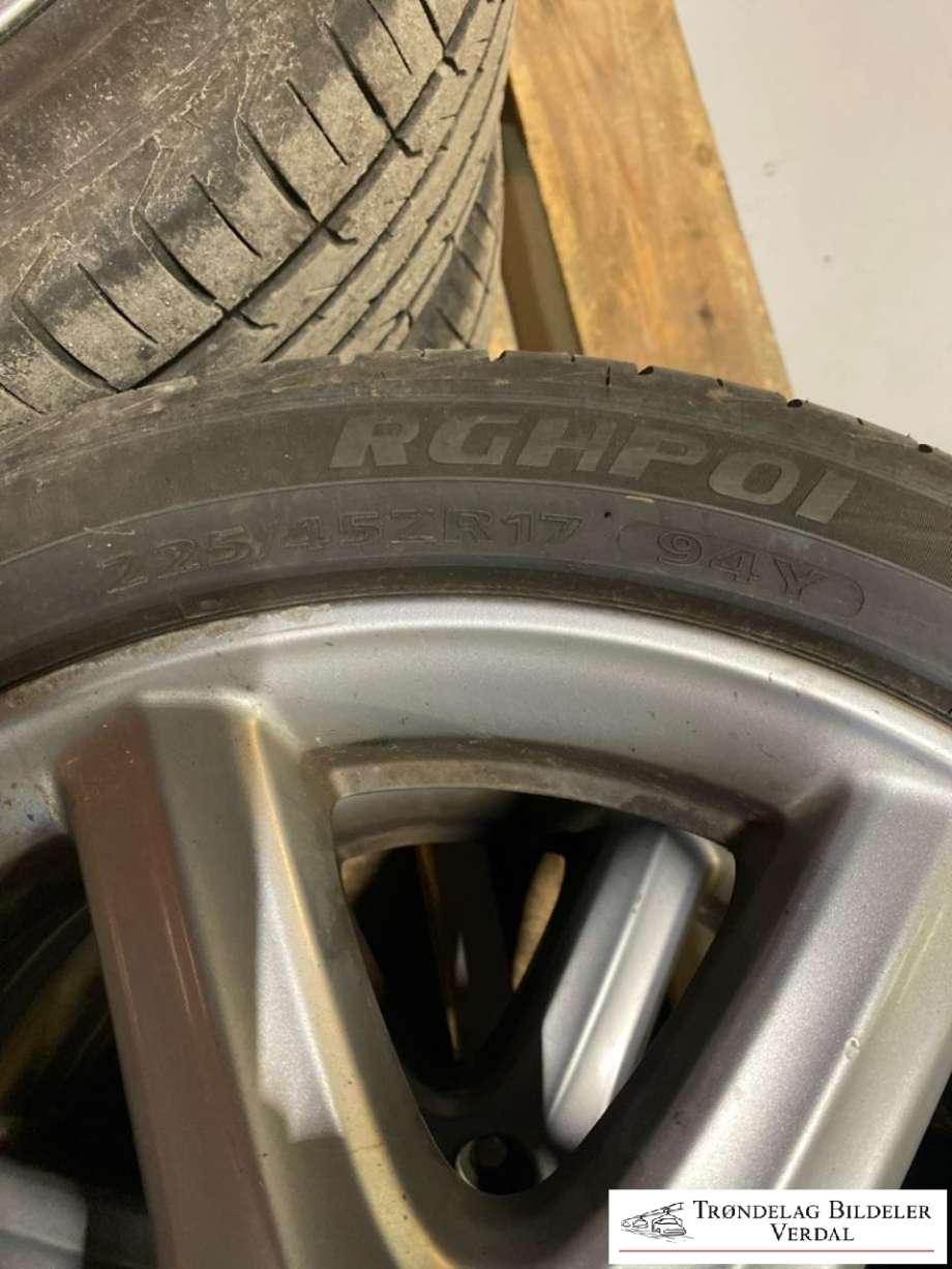 Hjulsett aluminium sommer til Honda Civic 2012-2015 (Type IX, Fase 1) (ROADHOG|225/45R17|DOT: 2123|DYBDE: 7MM)