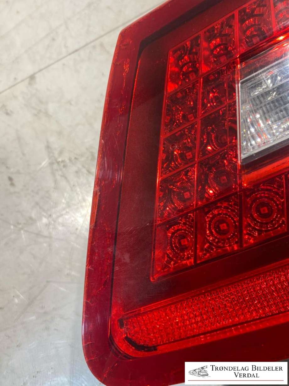 Baklykt høyre indre til Mercedes E-Klasse, 2009-2013 (Fase 1) (W212) (W212) (A 212 820 10 64)