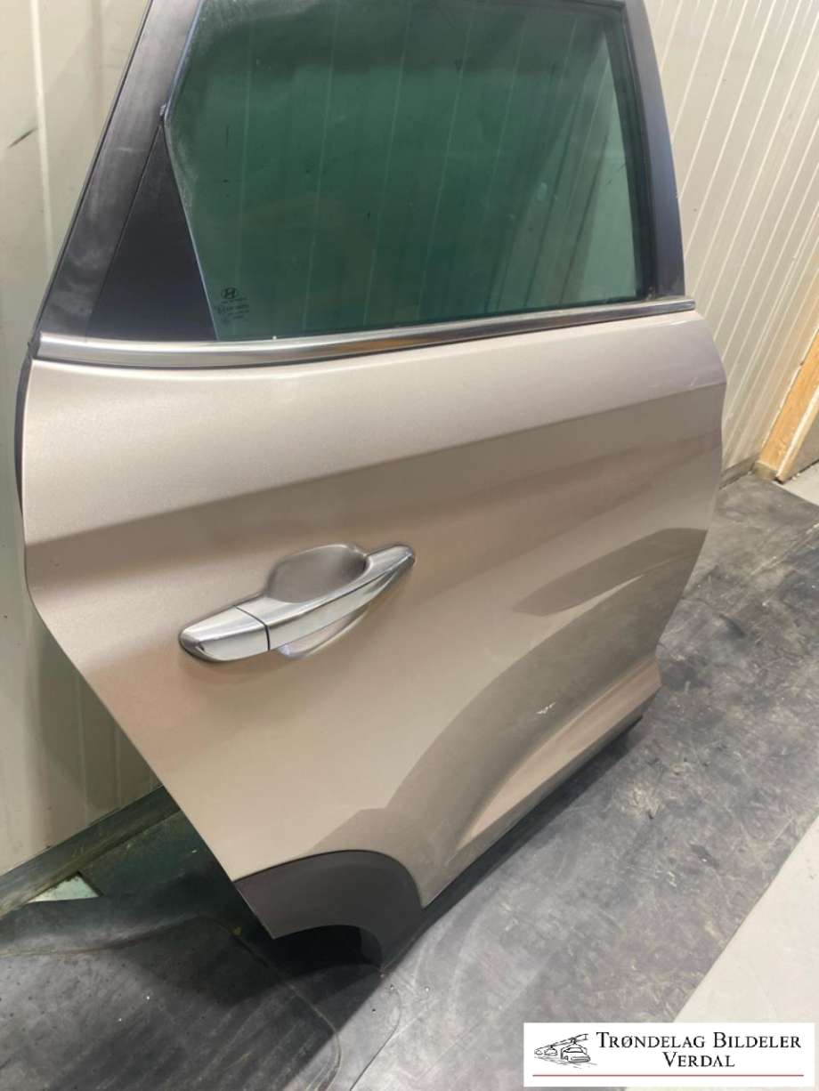 Dør høyre bak til Hyundai Tucson 2015-2020  (77004D7000|)