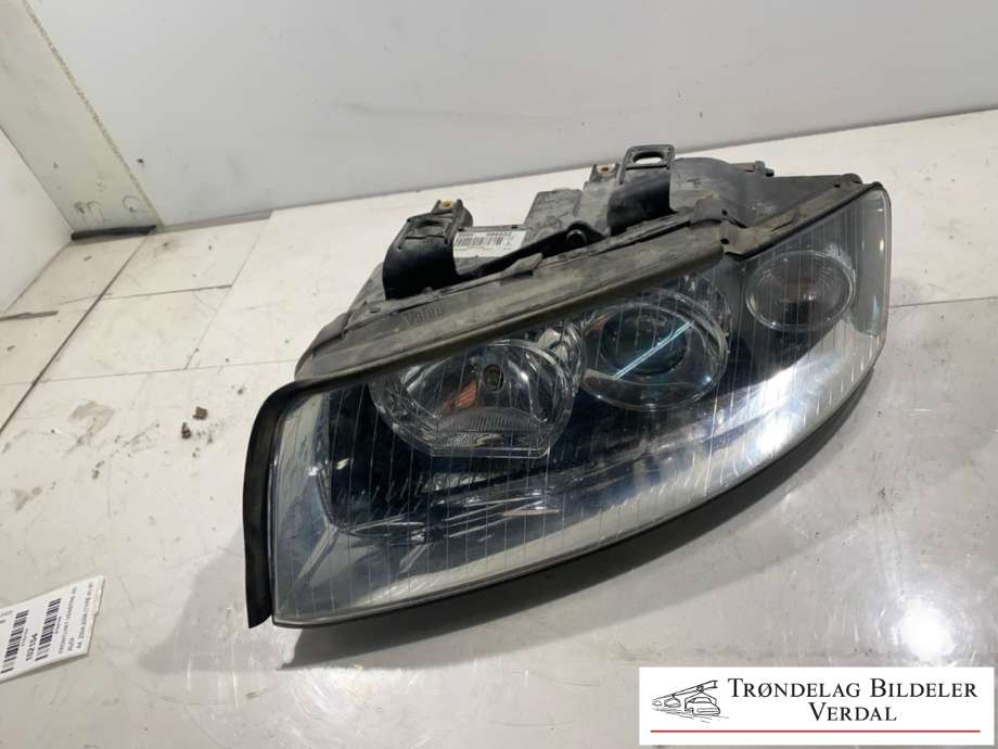 Frontlykt venstre xenon til Audi A4, 2004-2008 (Type III) (B7) (B7)