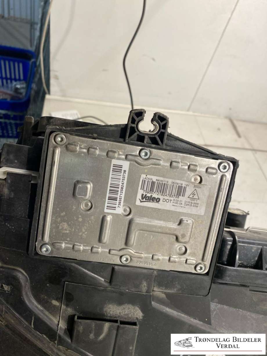 Frontlykt venstre xenon til Audi A4 2004-2008 (Type III) (B7) (B7)