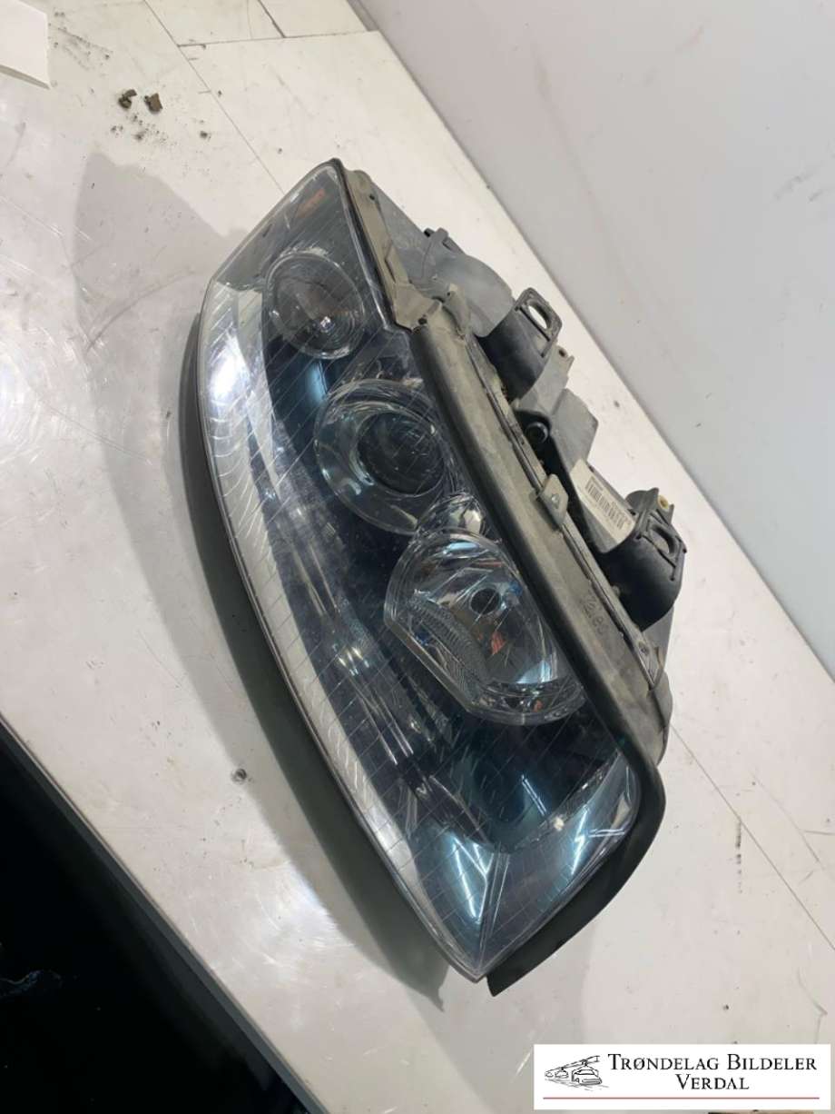 Frontlykt høyre xenon til Audi A4 2004-2008 (Type III) (B7) (B7)